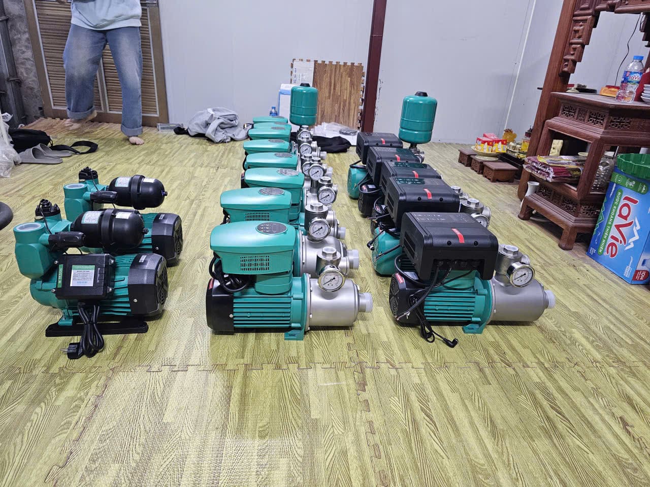 Máy bơm tăng áp biến tần MHI- 403EA (0.55KW - 220V)